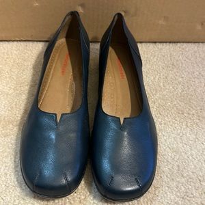 Naturalizer NEW without box Blue navy flats size 10